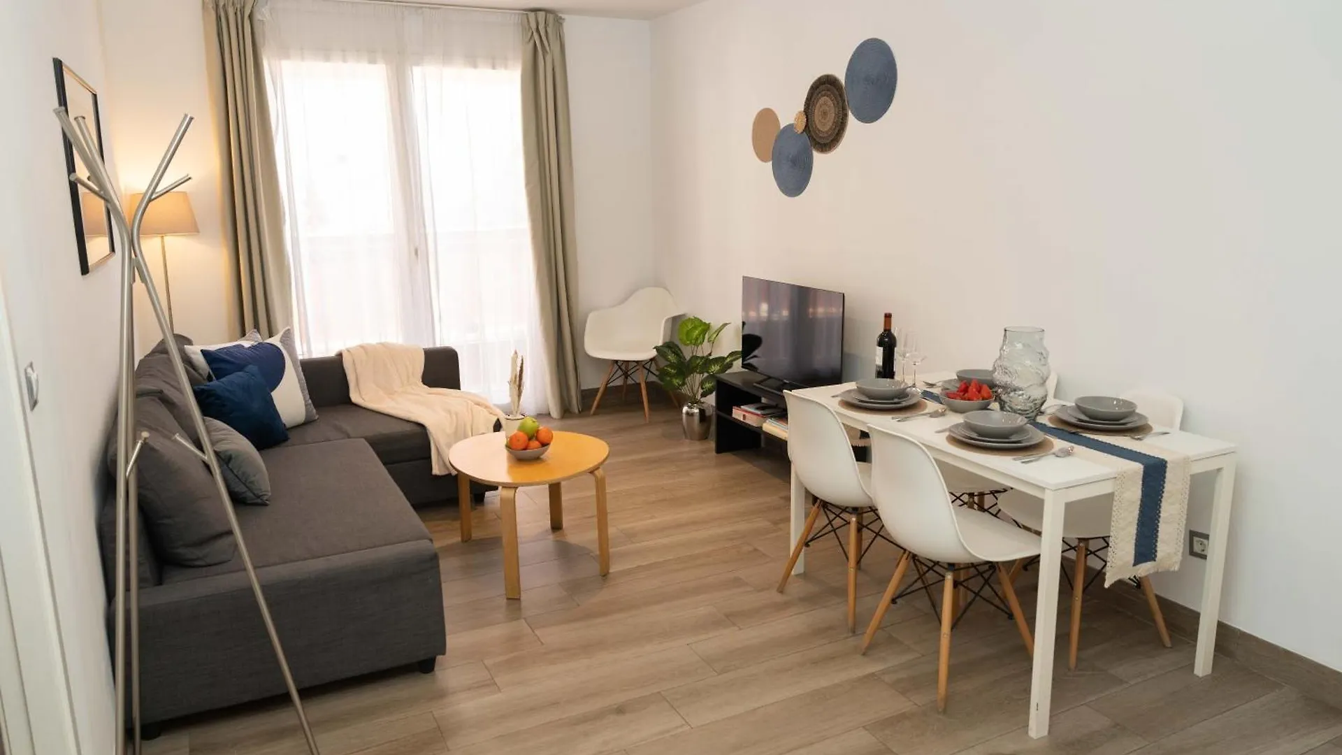 Apartamentos Campo Del Principe contacts