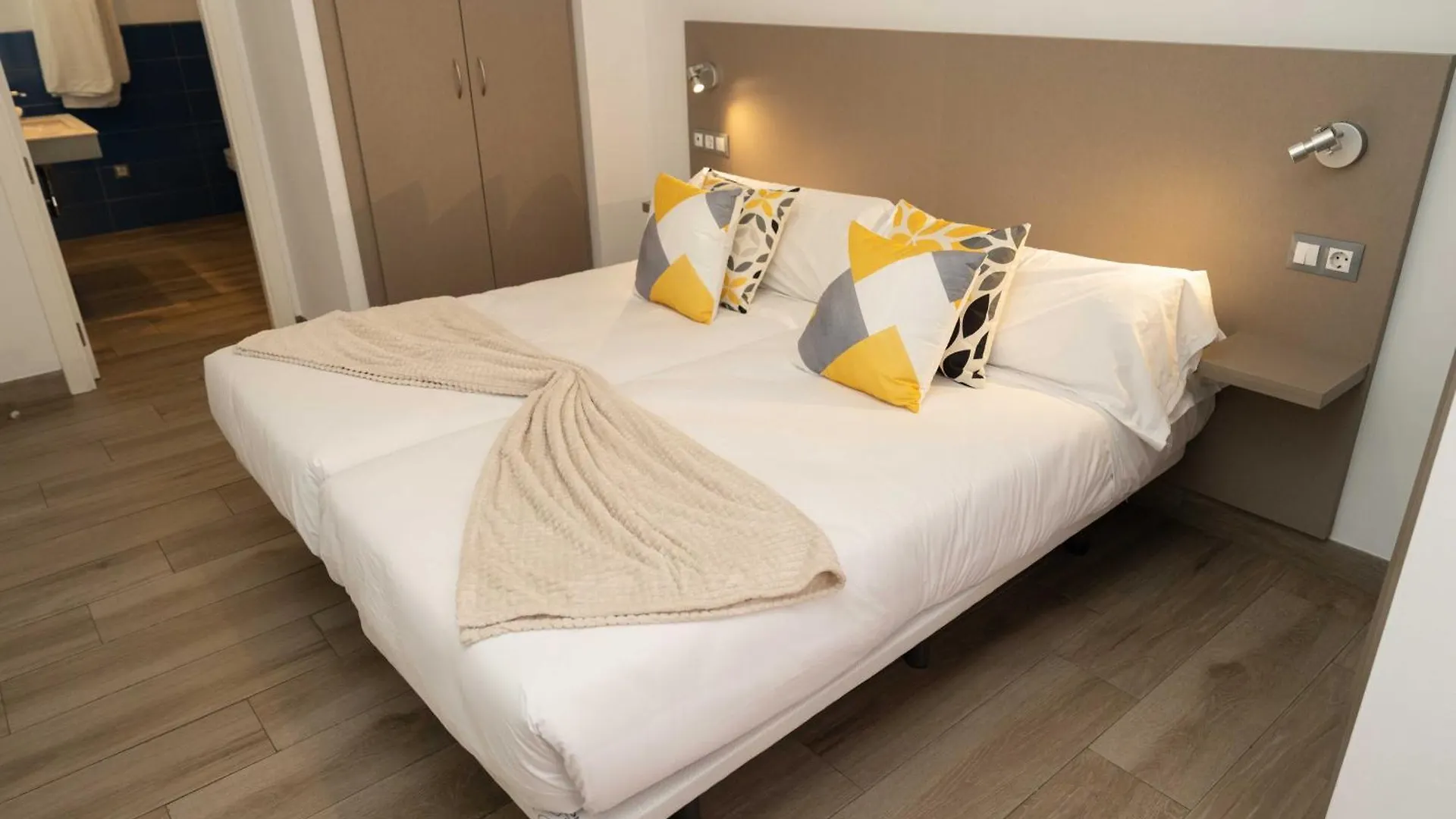 Apartamentos Campo Del Principe Granada Apartment